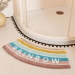 ajoutez de la joie a votre bain avec le tapis rainbow eclatant 257 1