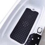 ajoutez du style et de la securite avec notre tapis baignoire noir 40x100cm 356 1