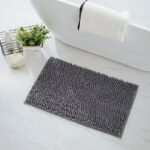 decouvrez le confort ultime avec notre tapis de bain en chenille gris fonce 60x90cm 517 1