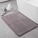elegance et confort le tapis en velours qui sublime votre salle de bain gris 40x60 cm 378 1