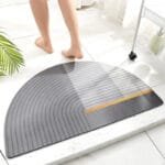 élevez Votre Confort Avec Notre Tapis De Bain Demi-lune En Cuir Nappa!