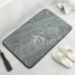 evadez vous avec notre tapis de bain palmier tropical gris 637 1
