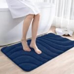 eveillez vous en douceur avec notre tapis de bain anti derapant bleu 194 1