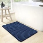 eveillez vous en douceur avec notre tapis de bain anti derapant bleu 489 1