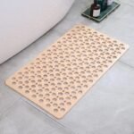 offrez vous un moment privilegie avec notre tapis de douche massant beige 2 45x75cm 928 1