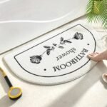 plongez dans le confort ultime avec notre tapis de douche demi lune bathro 40x60cm 636 1