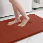 plongez dans le luxe avec notre tapis de bain premium burnt amber 45x60cm 806 1