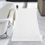 tapis de bain chenille blanche douceur luxueuse a chaque sortie 45x60cm 296 1