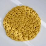 tapis de bain en coton confort et luxe a chaque pas jaune 50x50cm 935 1