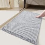 tapis de bain en microfibre polyester voyagez dans un univers boheme gris clair 829 1