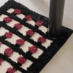 tapis de bain geometrique en microfibre polyester elegance assuree 901 1