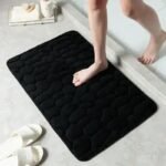 tapis de salle bain luxe et douceur a chaque pas noir 40 x 60 cm 246 1