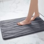 tapis salle de bain super absorbant pour un confort inegale gris fonce 60x120cm 493 1