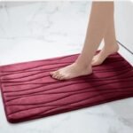tapis salle de bain super absorbant pour un confort inegale rouge bordeaux 60x120cm 879 1
