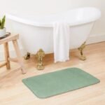transformez votre routine avec notre tapis de bain vert sauge doux cambridge blue 842 1