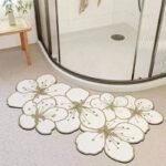 transformez votre salle de bain avec notre tapis en forme fleur sakura 40x80cm 474 1