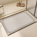 transformez votre salle de bain avec notre tapis gris argente elegant silver 40x60cm 426 1