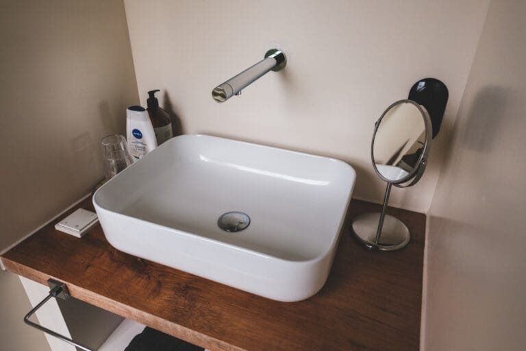 quelle hauteur pour un meuble de salle de bain