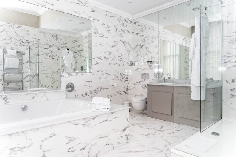 combien de spot par m2 salle de bain